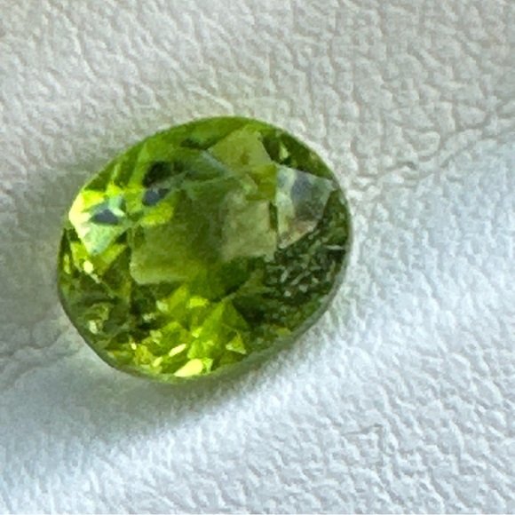 Top Grade 1.85 ct lovely Peridot Ring Size~RQ - Picture 15 of 16